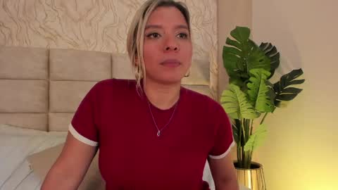 gaia_stonne online show from April 2026 08:53:02 PM