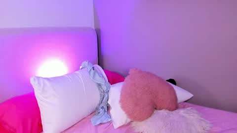 Gaia Baker  online show from April 2026 04:28:02 AM