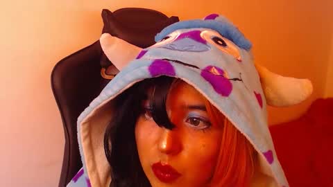 Kate 3 online show from November 2025 07:30:01 PM