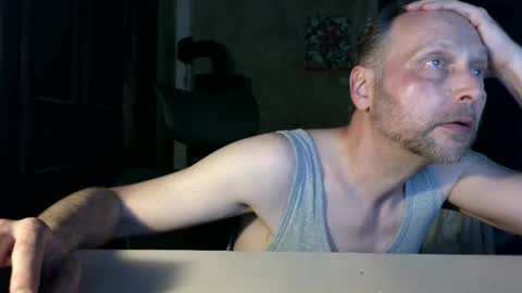 galadriel869 online show from May 2026 08:48:02 PM