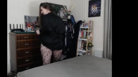 HOT  online show from November 2025 10:40:02 AM