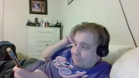 Snapshot of garyg930 chatting on October 2025 02:21:02 AM Gary online show from October 2025 02:21:02 AM