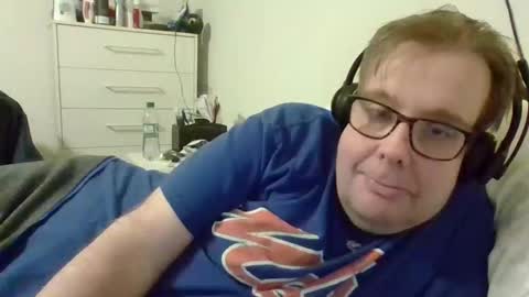Snapshot of garyg930 chatting on October 2025 02:12:02 AM Gary online show from October 2025 02:12:02 AM
