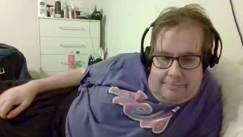 Snapshot of garyg930 chatting on October 2025 04:24:02 AM Gary online show from October 2025 04:24:02 AM