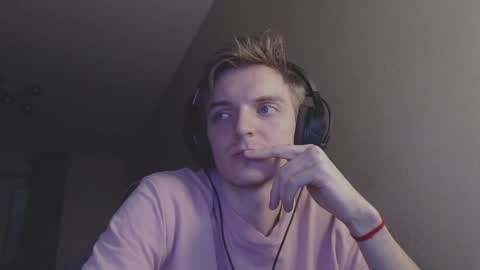 Snapshot of gasturfahe chatting on December 2024 05:15:02 PM gasturfahe online show from December 2024 05:15:02 PM