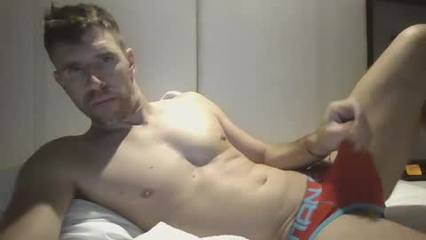 Snapshot of gavintaylor chatting on September 2025 12:49:02 PM gavintaylor online show from September 2025 12:49:02 PM