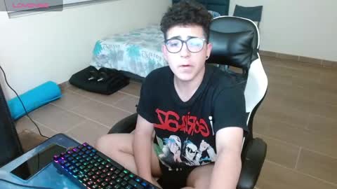 Snapshot of gay_in_purple chatting on December 2024 01:25:01 AM Matt male pronouns please online show from December 2024 01:25:01 AM