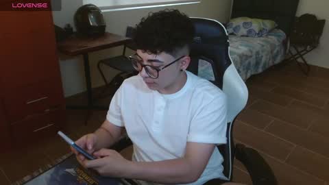 Snapshot of gay_in_purple chatting on December 2024 07:43:02 PM Matt male pronouns please online show from December 2024 07:43:02 PM