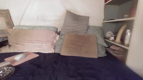 gayrobbin online show from April 2026 07:10:01 PM