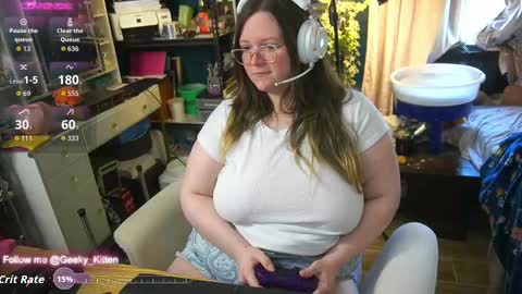 Snapshot of geeky_kitten chatting on September 2025 04:29:02 PM Geeky Kitten Leina -  online show from September 2025 04:29:02 PM