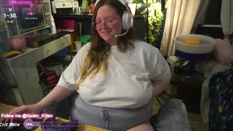 Snapshot of geeky_kitten chatting on September 2025 07:12:02 AM Geeky Kitten Leina -  online show from September 2025 07:12:02 AM
