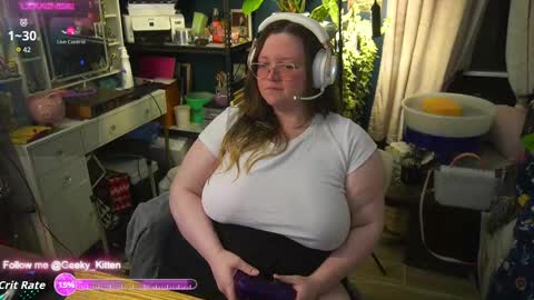 Snapshot of geeky_kitten chatting on September 2025 07:34:01 AM Geeky Kitten Leina -  online show from September 2025 07:34:01 AM