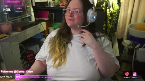 Snapshot of geeky_kitten chatting on September 2025 09:58:01 AM Geeky Kitten Leina -  online show from September 2025 09:58:01 AM