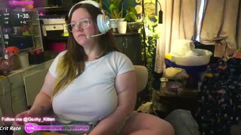 Snapshot of geeky_kitten chatting on October 2025 02:38:02 PM Geeky Kitten Leina -  online show from October 2025 02:38:02 PM