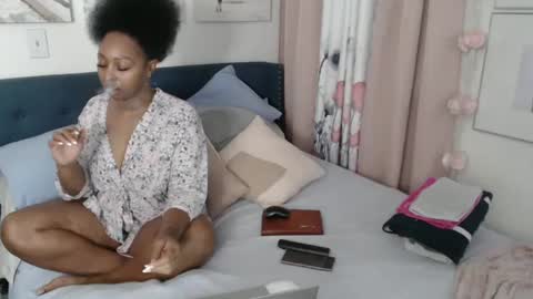 Snapshot of geishapaige chatting on October 2025 10:12:02 AM The Empress online show from October 2025 10:12:02 AM