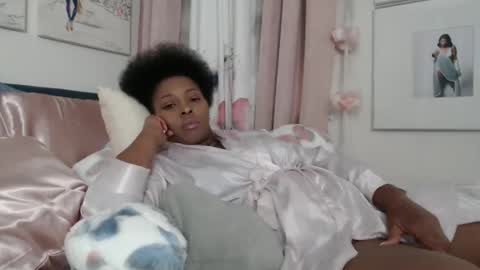 Snapshot of geishapaige chatting on October 2025 12:30:01 PM The Empress online show from October 2025 12:30:01 PM