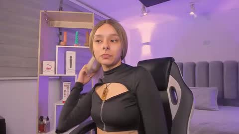 Gemma online show from December 2025 05:01:02 AM