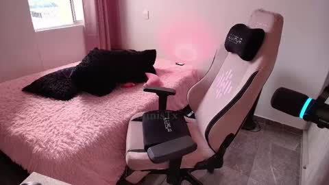 geminis11 online show from December 2025 09:08:02 PM