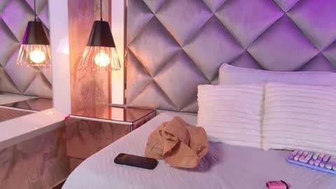 Maria  online show from November 2025 03:12:02 AM