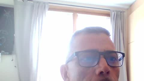 Snapshot of gen3841 chatting on May 2026 09:15:01 AM Gen online show from May 2026 09:15:01 AM