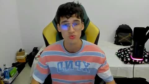 Snapshot of gendo_05 chatting on February 2026 12:17:02 AM GENDO online show from February 2026 12:17:02 AM