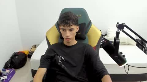 Snapshot of gendo_05 chatting on March 2026 01:40:02 AM GENDO online show from March 2026 01:40:02 AM