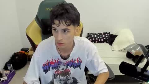 Snapshot of gendo_05 chatting on March 2026 01:45:02 AM GENDO online show from March 2026 01:45:02 AM