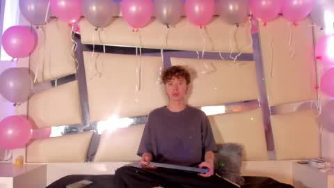 Genesis online show from November 2025 08:11:01 PM