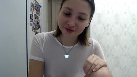 Snapshot of genev__ievee chatting on November 2025 05:28:02 PM genev__ievee online show from November 2025 05:28:02 PM