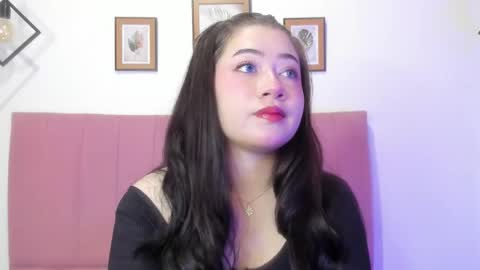 Sofia online show from November 2025 09:39:02 PM