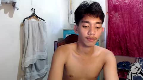 Snapshot of gentlemanlustx chatting on March 2026 07:15:01 AM Rayl online show from March 2026 07:15:01 AM