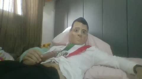 Snapshot of gentlrman33 chatting on November 2025 10:23:01 PM gentlrman33 online show from November 2025 10:23:01 PM