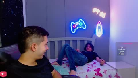 Snapshot of georgesmith_1 chatting on December 2024 12:00:02 AM GEORGE online show from December 2024 12:00:02 AM