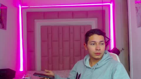 Snapshot of georgesmith_1 chatting on January 2025 07:06:02 AM GEORGE online show from January 2025 07:06:02 AM