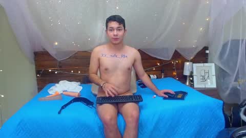 Snapshot of georgesmith_1 chatting on February 2025 12:11:02 PM GEORGE online show from February 2025 12:11:02 PM