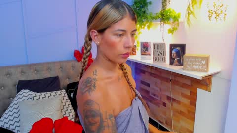 Snapshot of georgina_coule chatting on December 2024 06:30:02 PM Georgina Coule online show from December 2024 06:30:02 PM