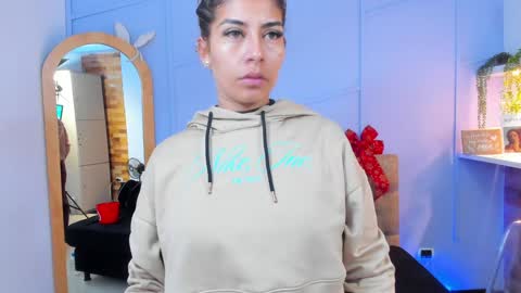 Snapshot of georgina_coule chatting on December 2024 12:05:01 PM Georgina Coule online show from December 2024 12:05:01 PM