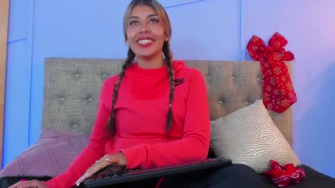 Snapshot of georgina_coule chatting on January 2025 06:14:01 PM Georgina Coule online show from January 2025 06:14:01 PM