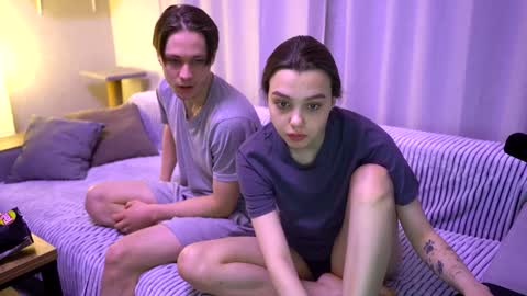 Jean and Isa couple Van online show from January 2025 01:22:01 PM