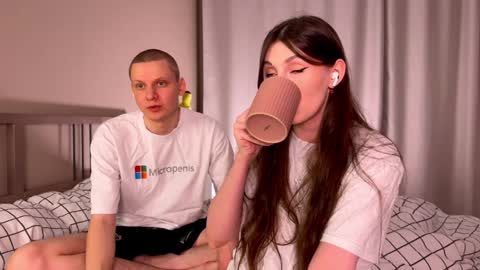 Snapshot of gethigh_ chatting on December 2024 06:03:02 PM Liz and Mark online show from December 2024 06:03:02 PM