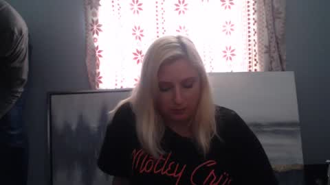 Snapshot of ghettogagginbabygirl chatting on October 2025 06:04:01 PM 696969 online show from October 2025 06:04:01 PM