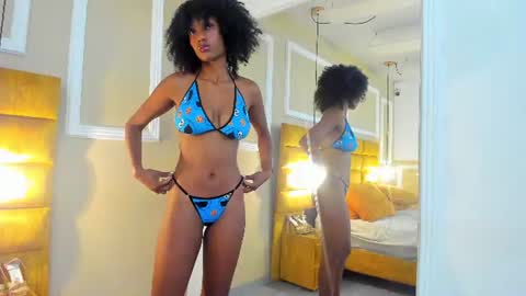 Snapshot of gia_bell chatting on June 2026 01:06:02 PM gia_bell online show from June 2026 01:06:02 PM