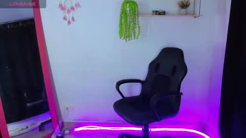 giaaaa   online show from December 2025 11:22:01 PM