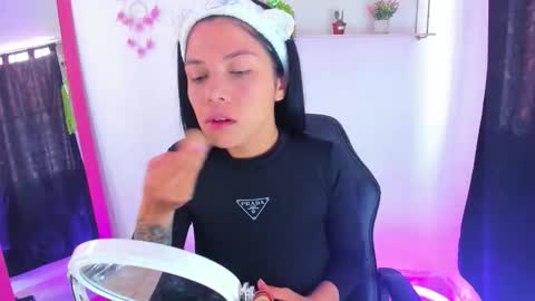 giaaaa   online show from February 2026 06:48:01 PM