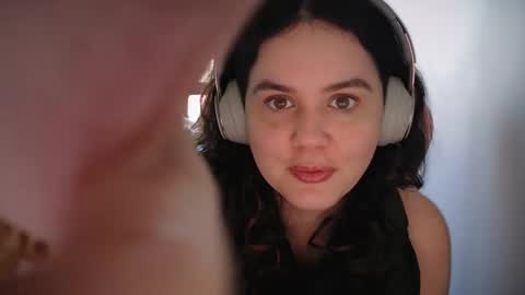 Snapshot of gia_is_horny chatting on December 2024 05:37:02 PM The Queen of Squirt online show from December 2024 05:37:02 PM