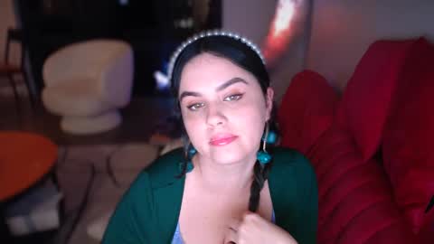 Snapshot of gia_is_horny chatting on December 2024 01:03:02 AM The Queen of Squirt online show from December 2024 01:03:02 AM