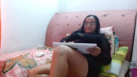 nahomi online show from January 2025 09:51:01 PM
