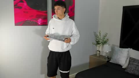 Snapshot of gian_rossii chatting on July 2026 11:16:02 AM GIAN online show from July 2026 11:16:02 AM