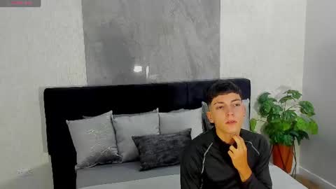 Snapshot of gian_rossii chatting on July 2026 08:06:02 AM GIAN online show from July 2026 08:06:02 AM