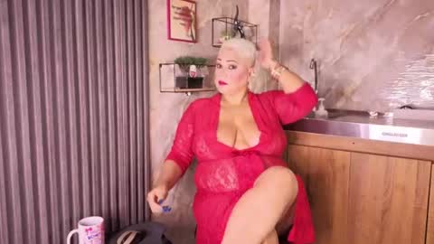 Snapshot of gianellacox chatting on June 2026 11:10:01 AM online show from June 2026 11:10:01 AM